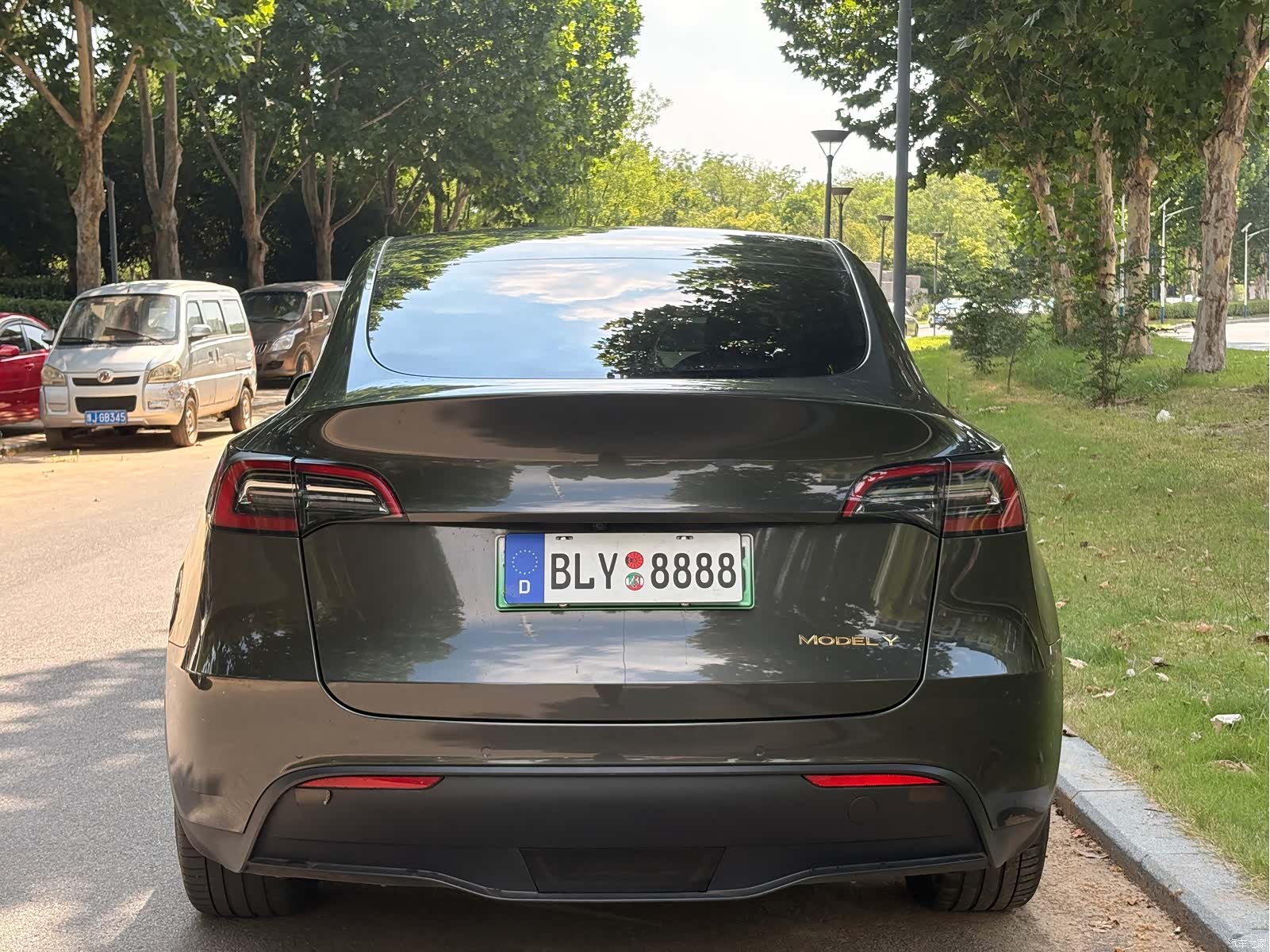 Tesla Model Y, 2021 10