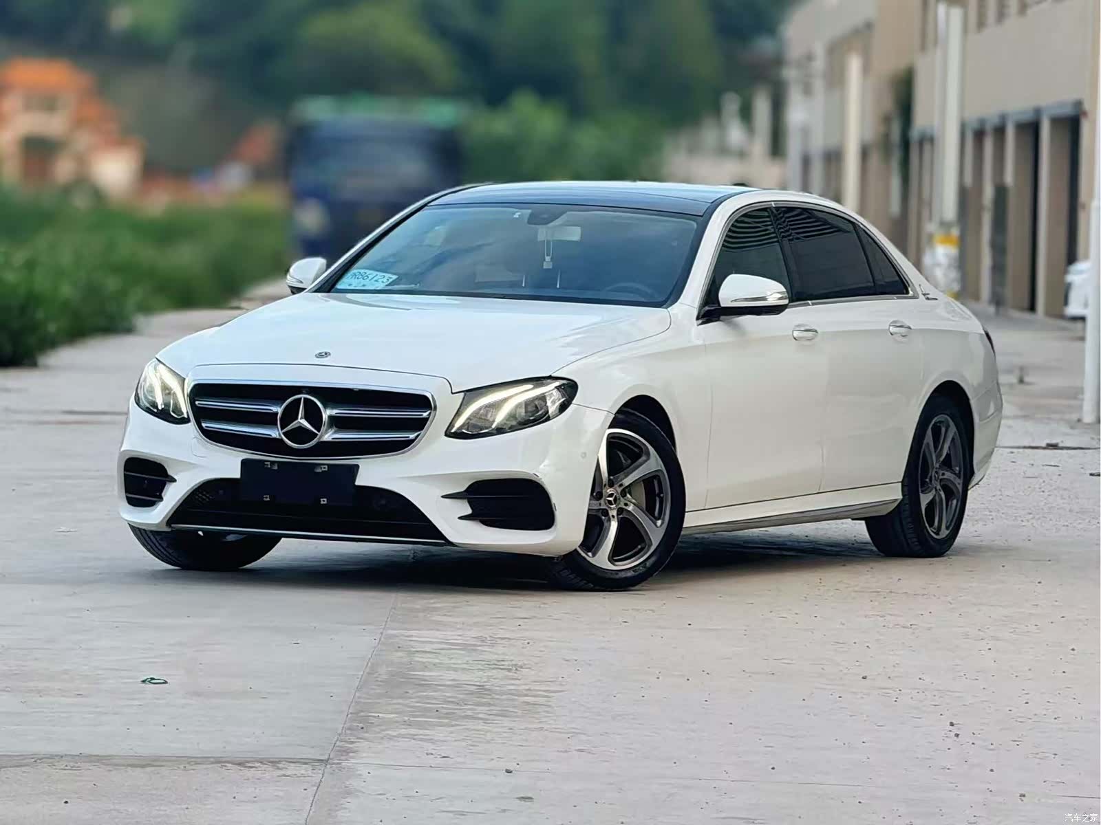 Mercedes-Benz E-Class, 2017 1