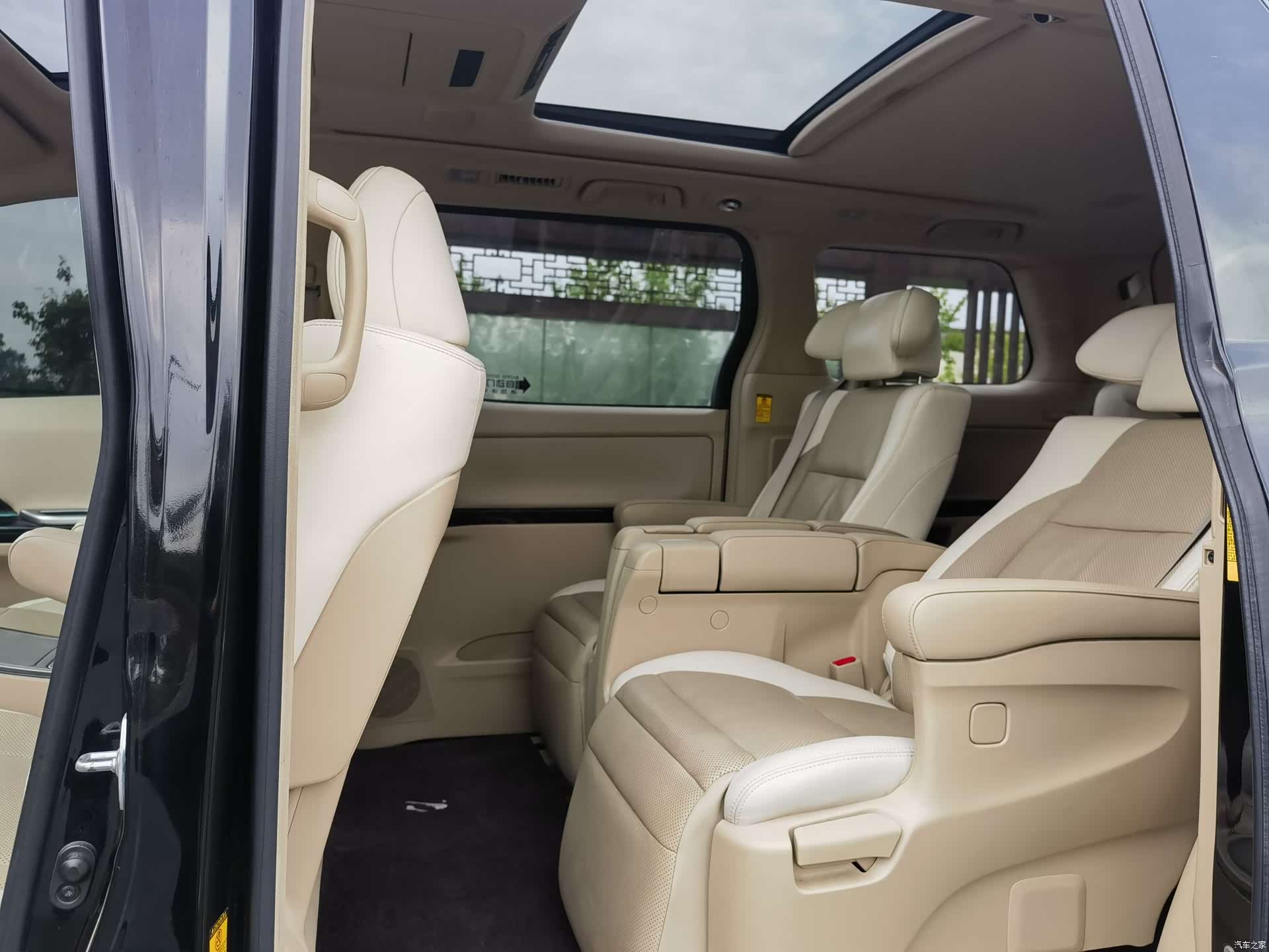Toyota Alphard, 2015 9