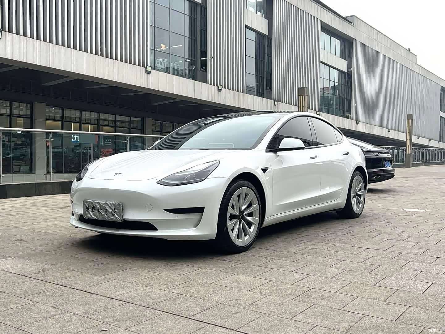 Tesla Model 3, 2023 1