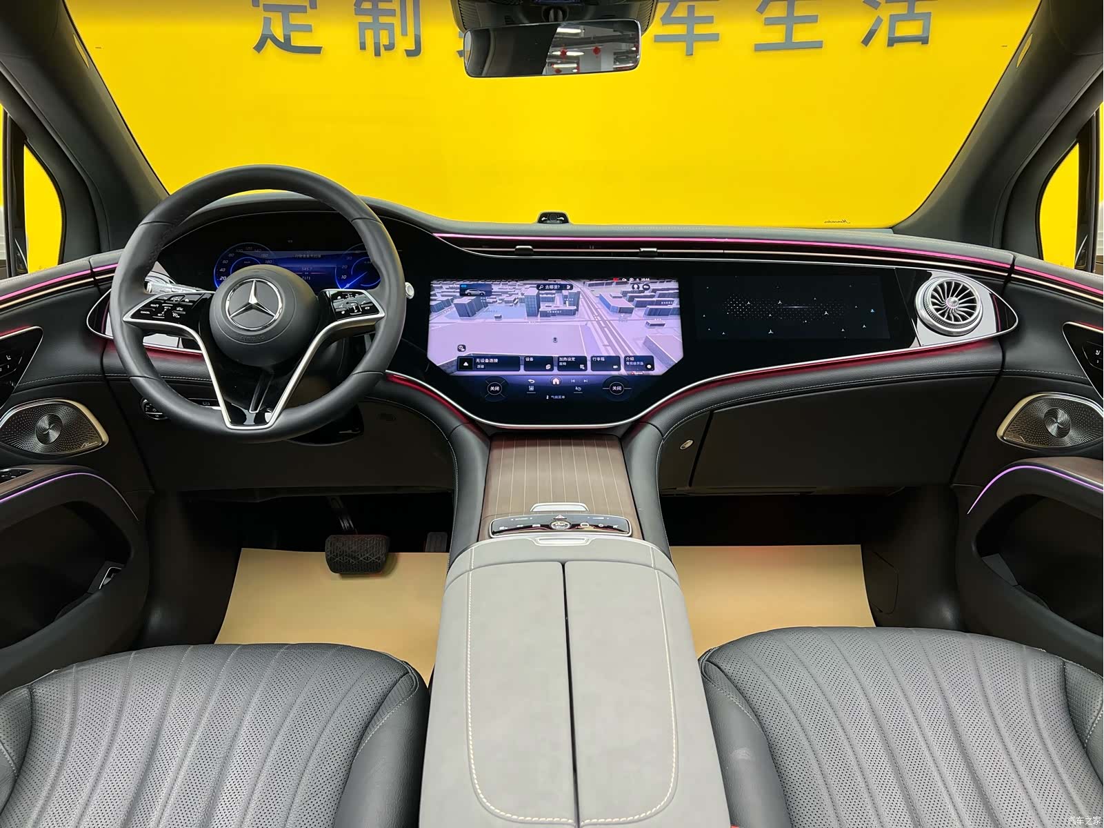 Mercedes-Benz EQS, 2025 11