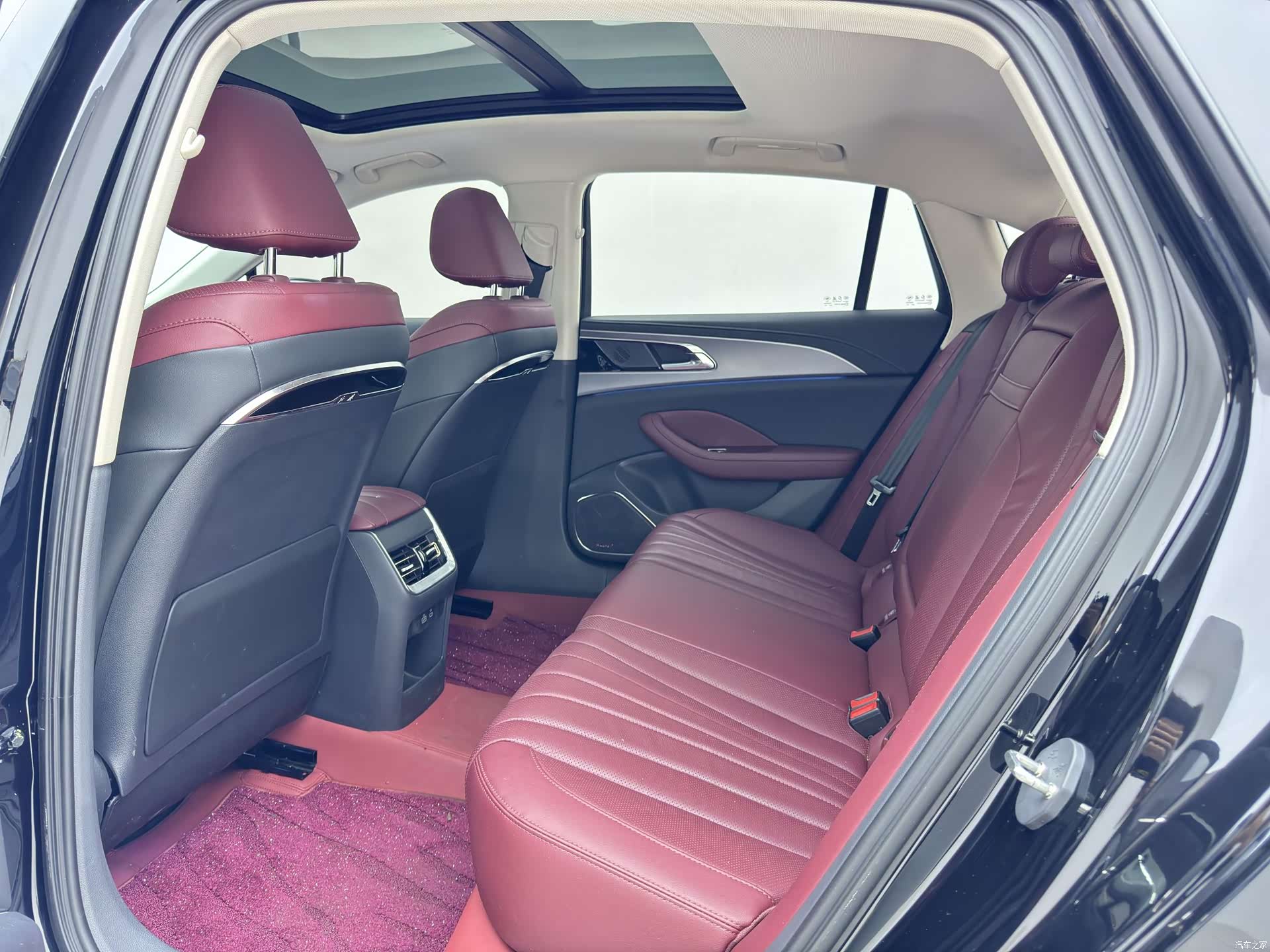 Hongqi H5, 2022 все фото