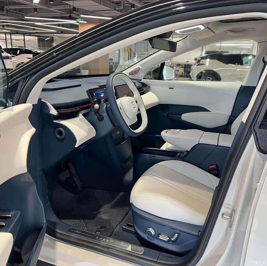 Zeekr X, 2024 8
