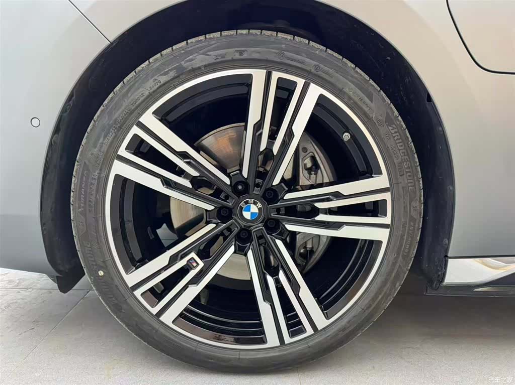 BMW i7, 2025 18