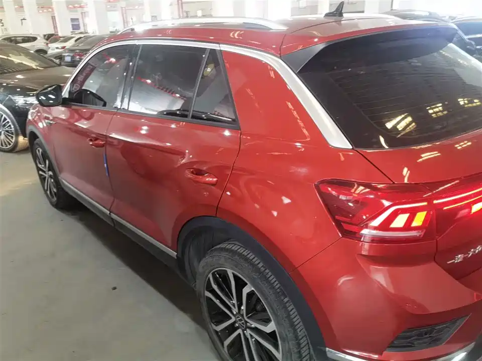 Volkswagen T-ROC exploring Songs Volkswagen T-ROC exploring Songs
