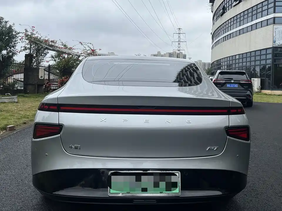 XPENG P7
