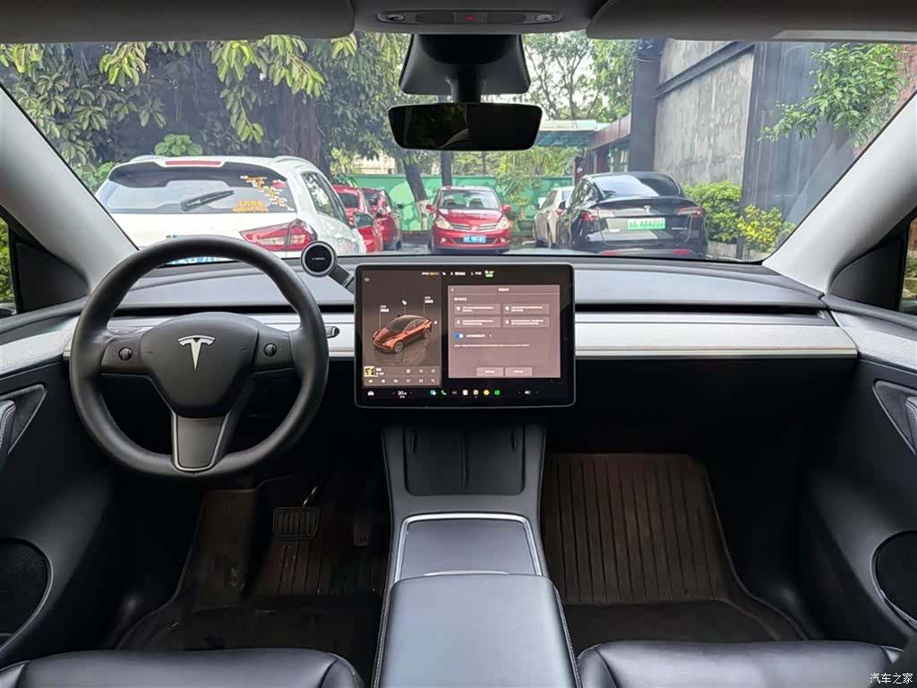 Tesla Model Y, 2023 3