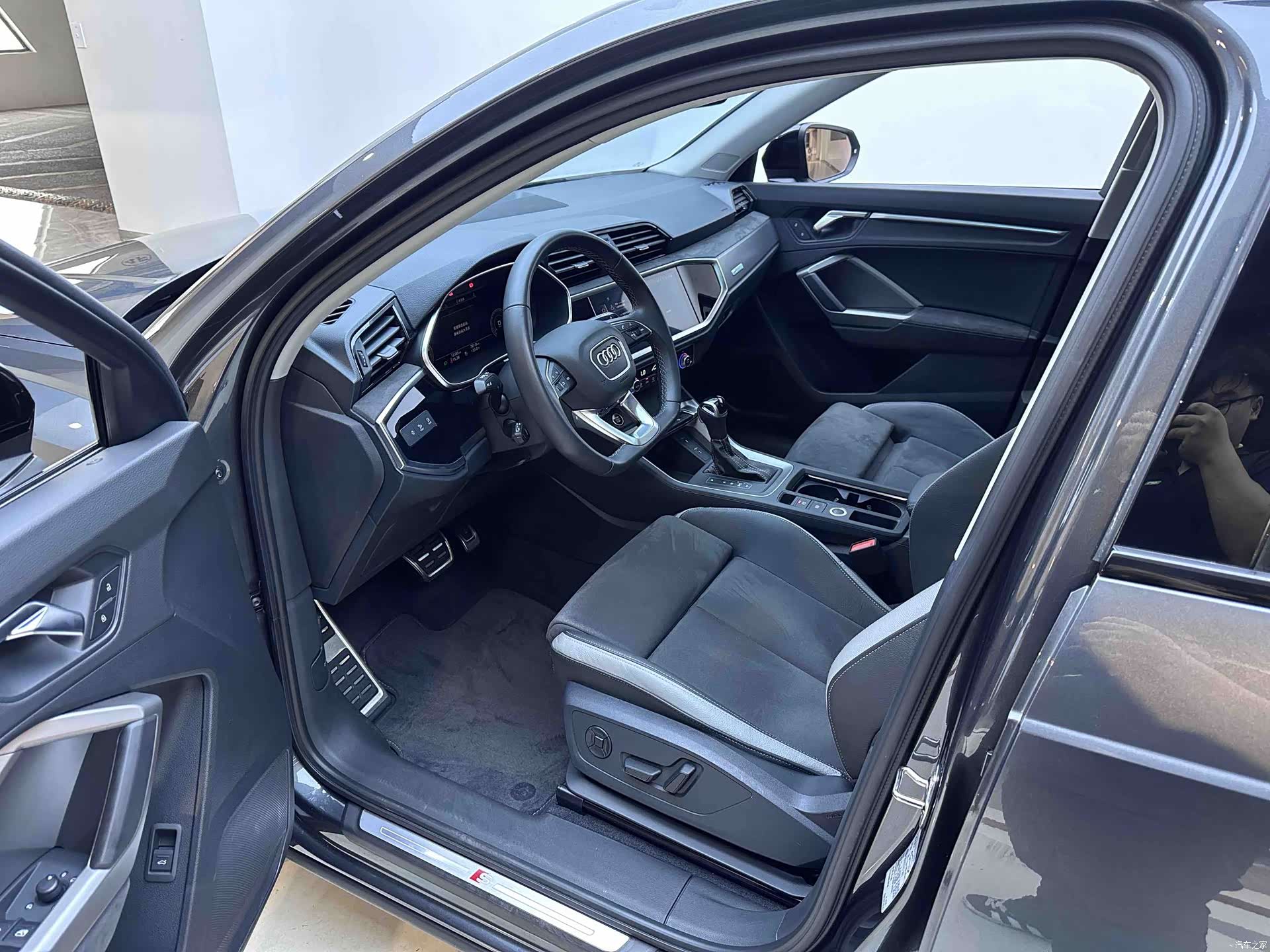 Audi Q3, 2022 8