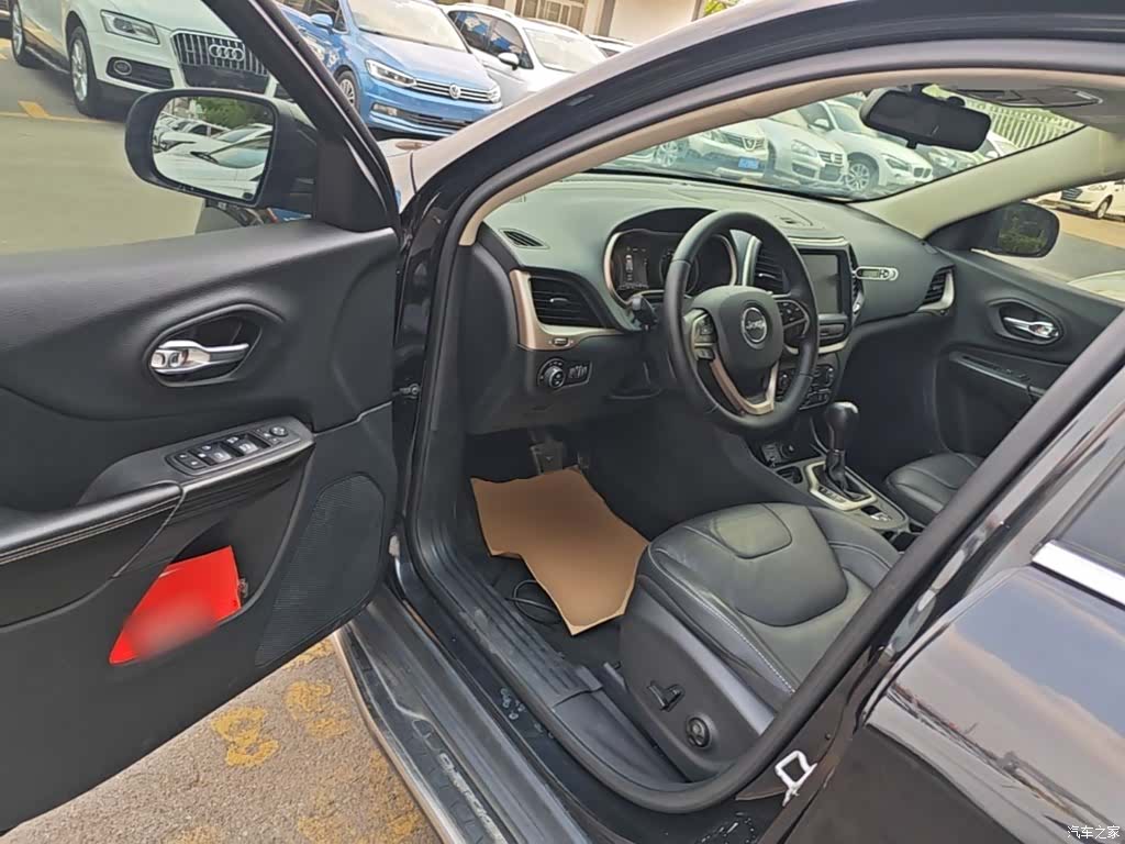 Jeep Cherokee, 2018 16
