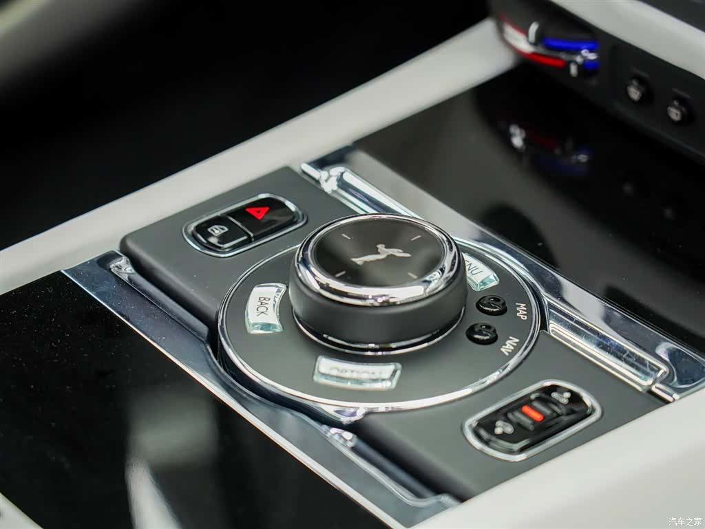 Rolls-Royce Wraith, 2024 17