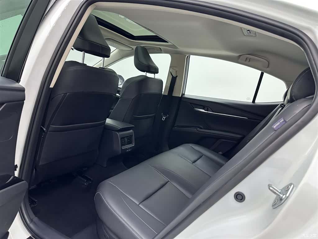 Toyota Camry, 2024 21