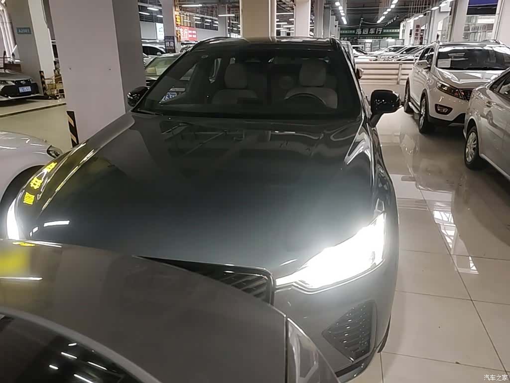 Volvo XC60, 2025 3