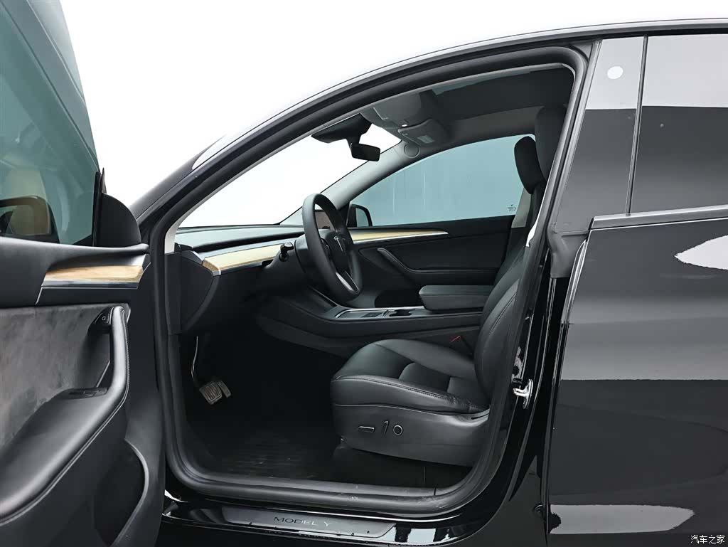 Tesla Model Y, 2022 14