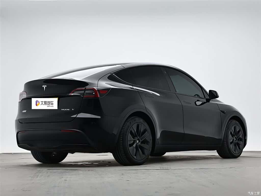 Tesla Model Y, 2022 3