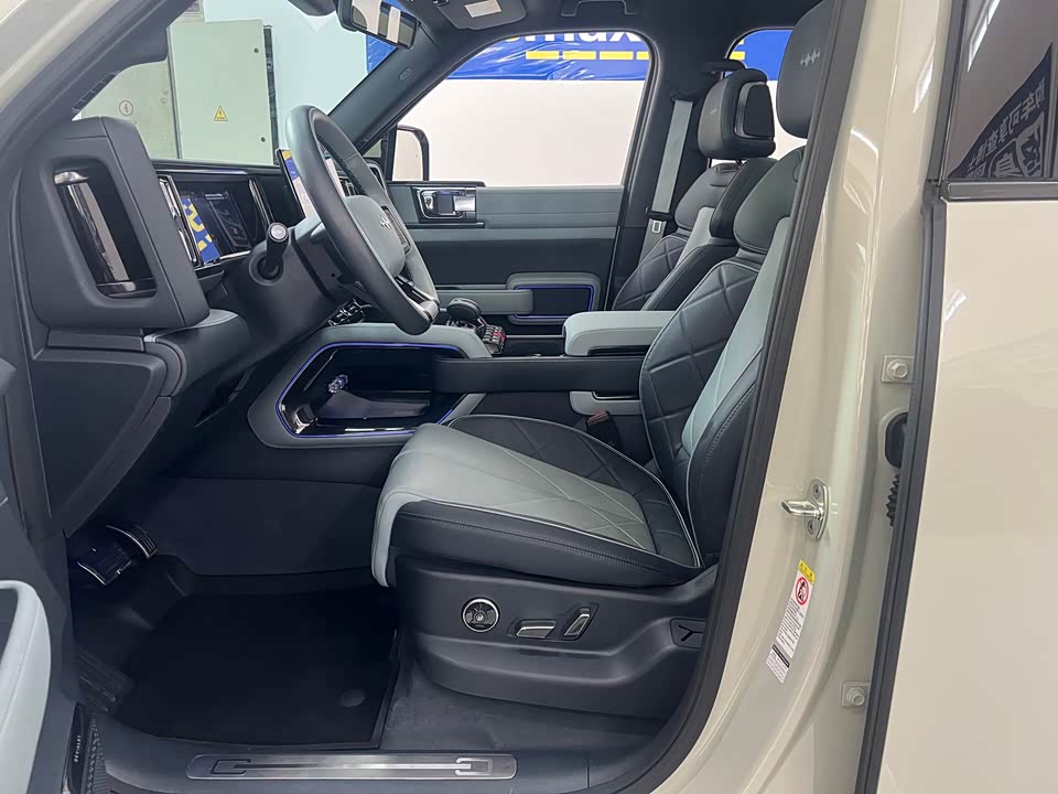 BYD Leopard 5 BYD Leopard 5