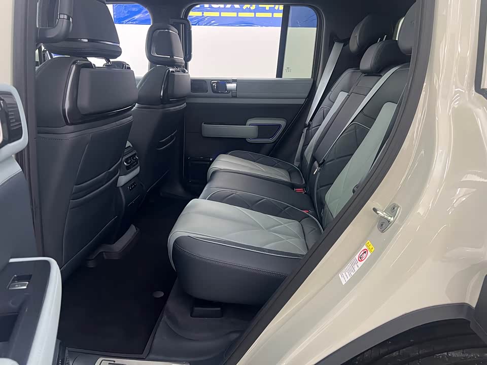 BYD Leopard 5 BYD Leopard 5