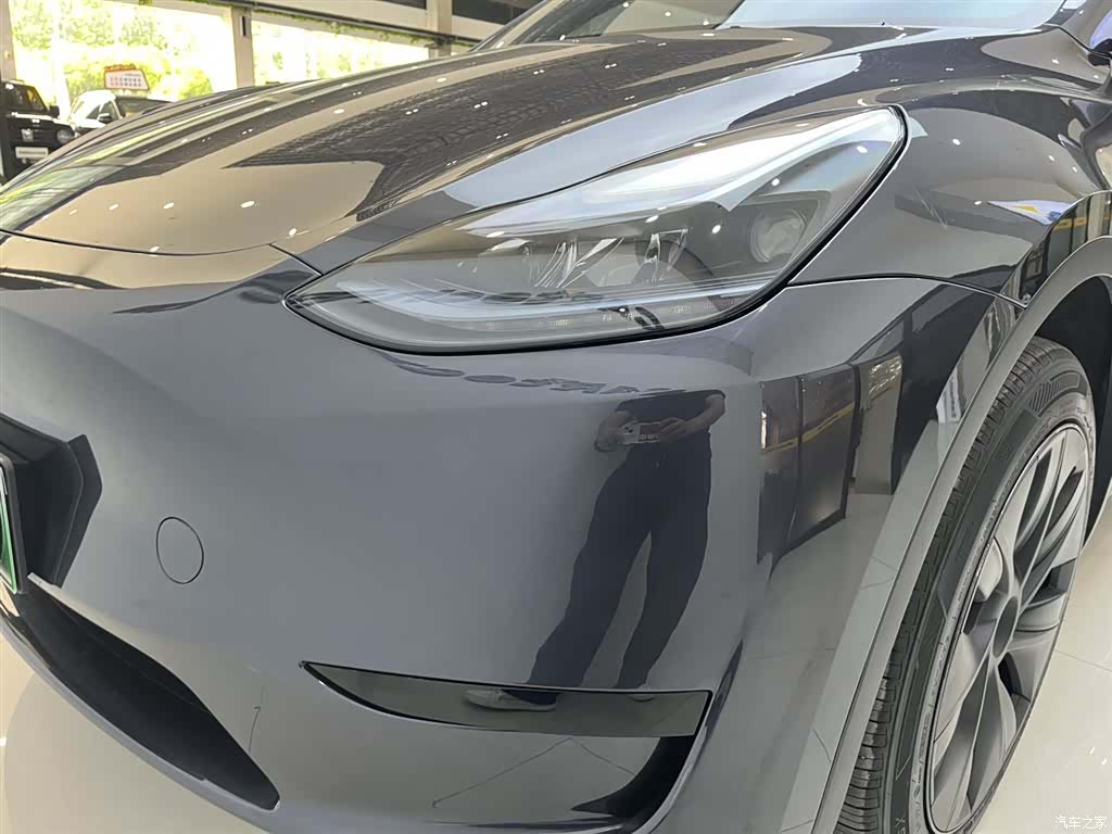 Tesla Model Y, 2024 6