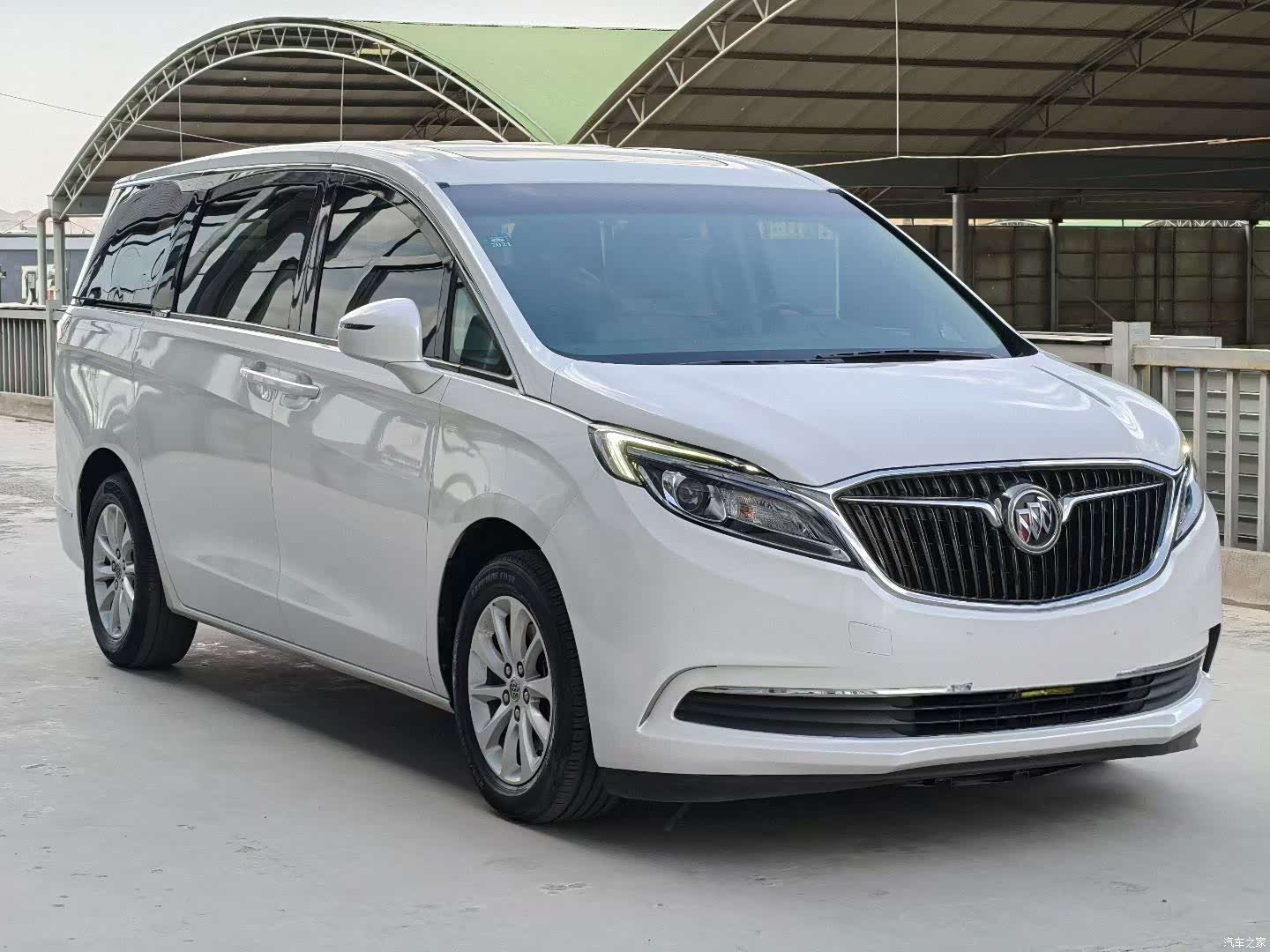 Buick GL8, 2019 3