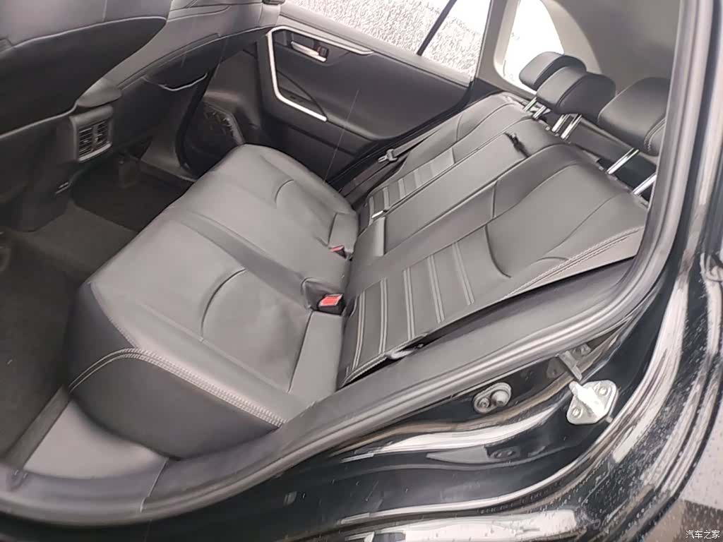 Toyota Wildlander, 2023 17