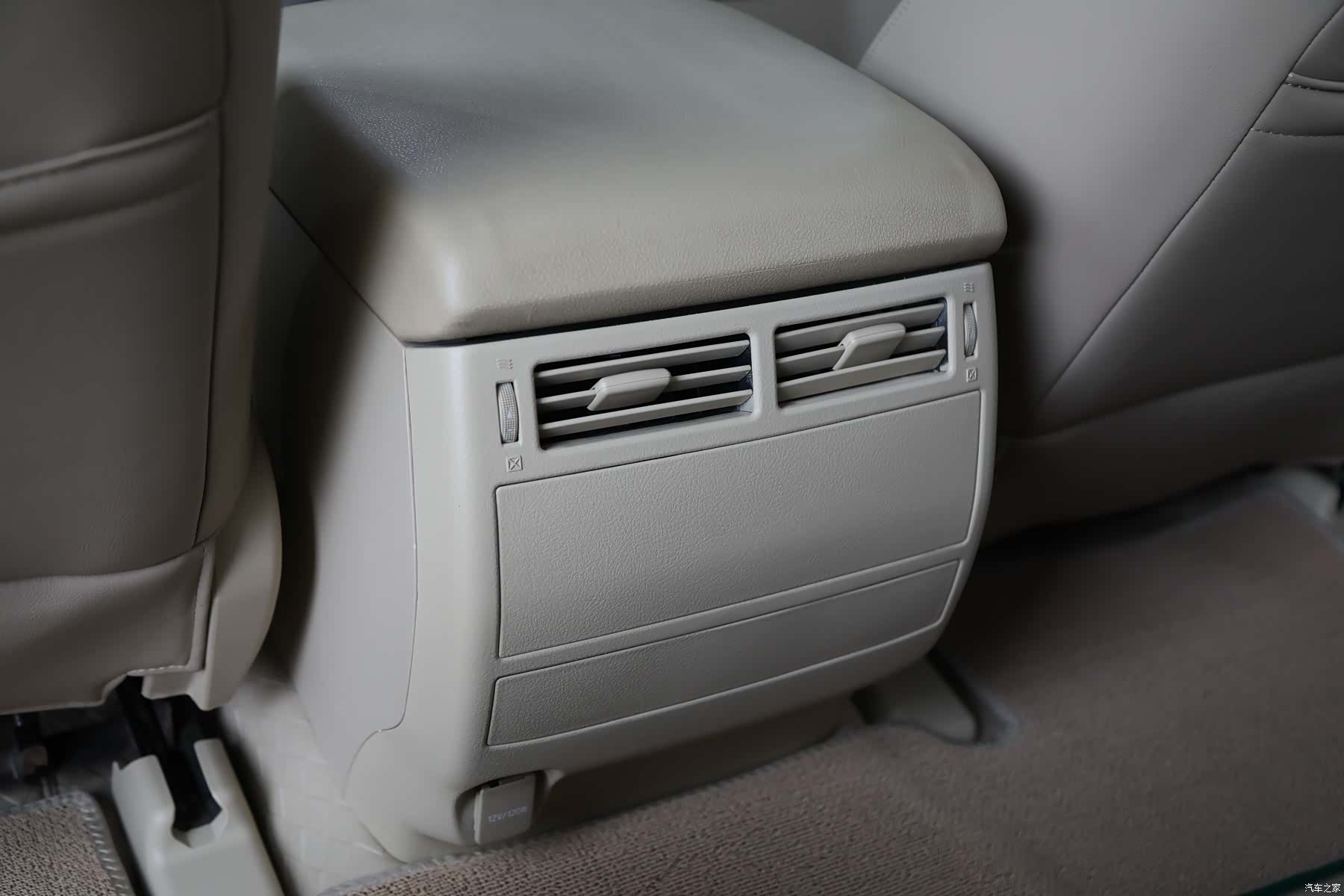 Toyota Land Cruiser, 2016 13
