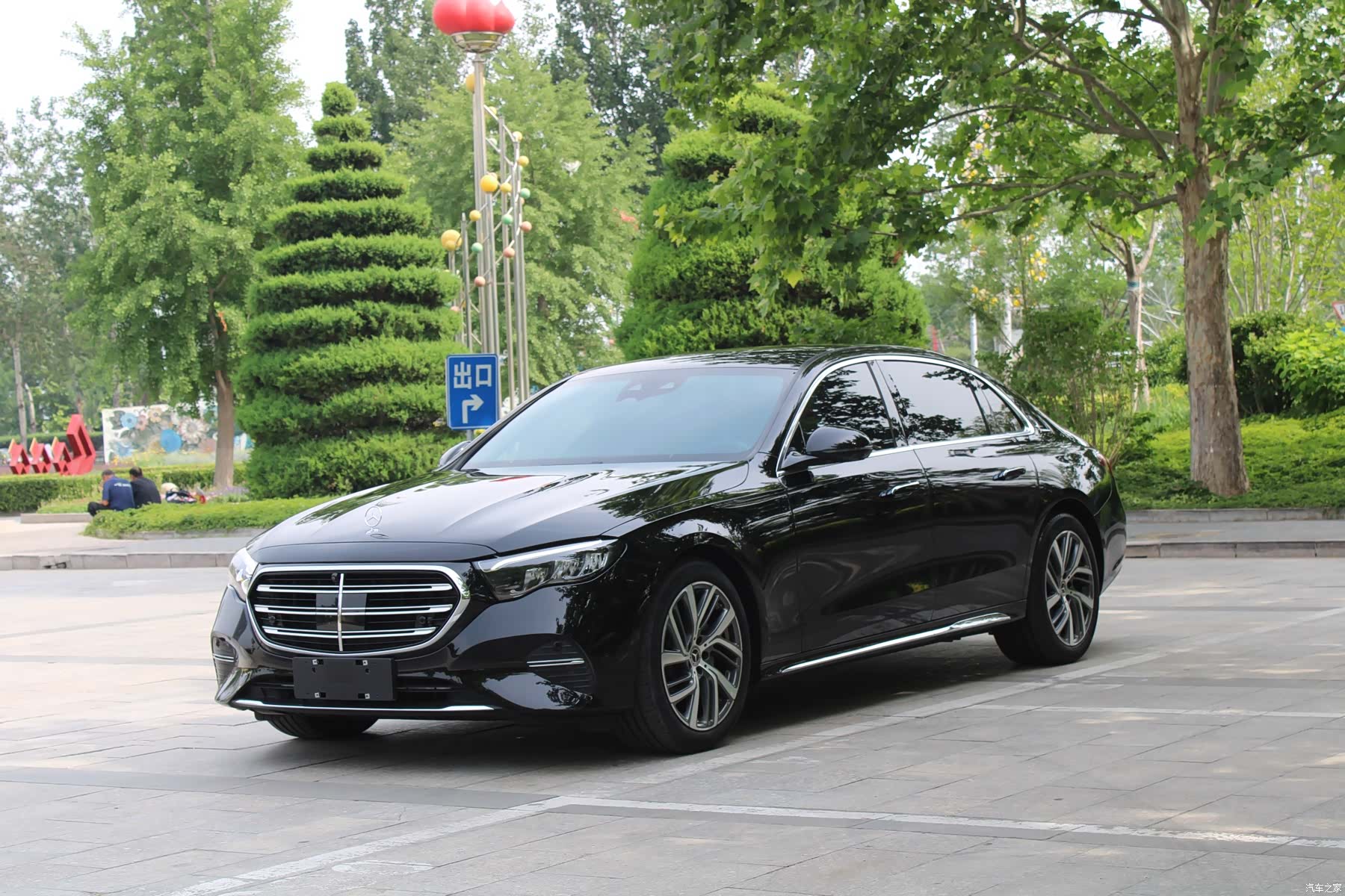 Mercedes-Benz E-Class, 2024 3