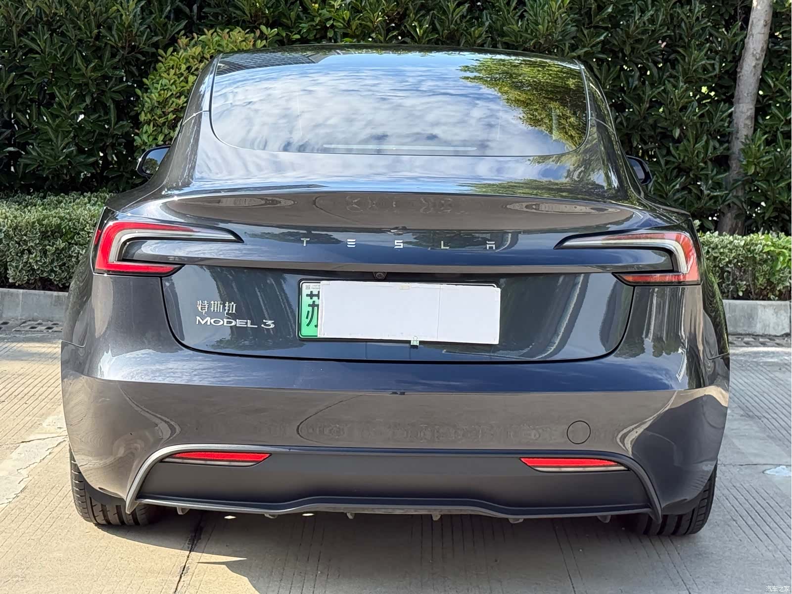 Tesla Model 3, 2025 4