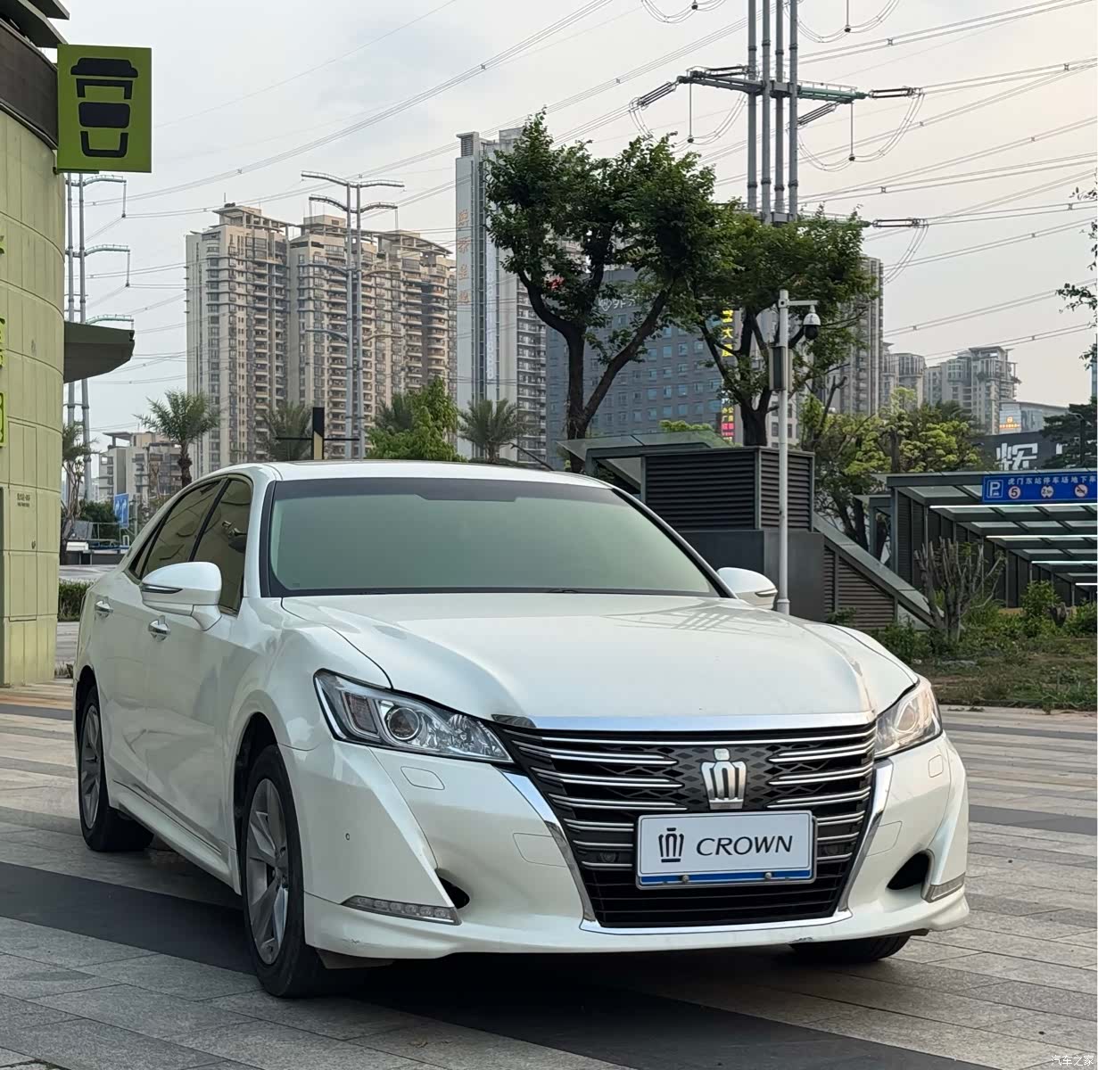 Toyota Crown, 2015 3