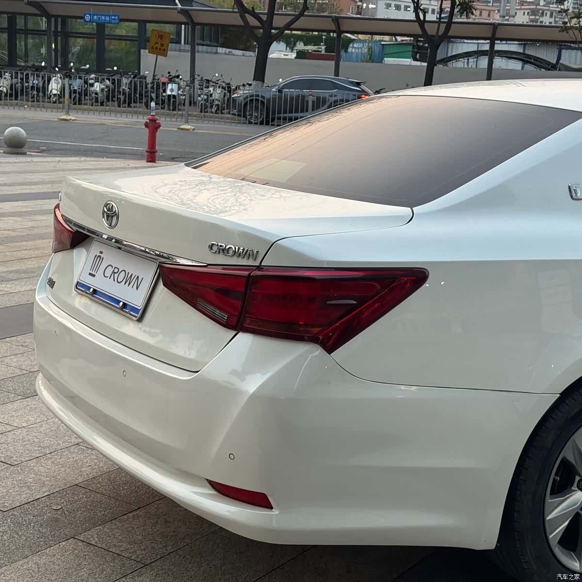 Toyota Crown, 2015 11