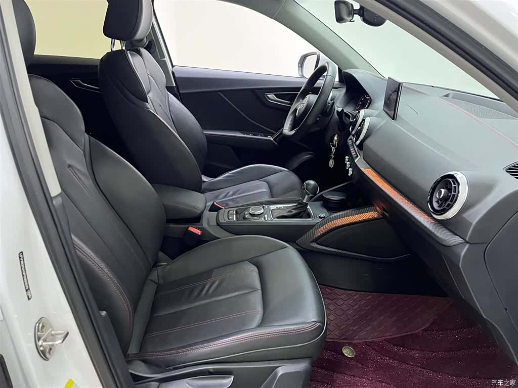 Audi Q2L, 2023 15