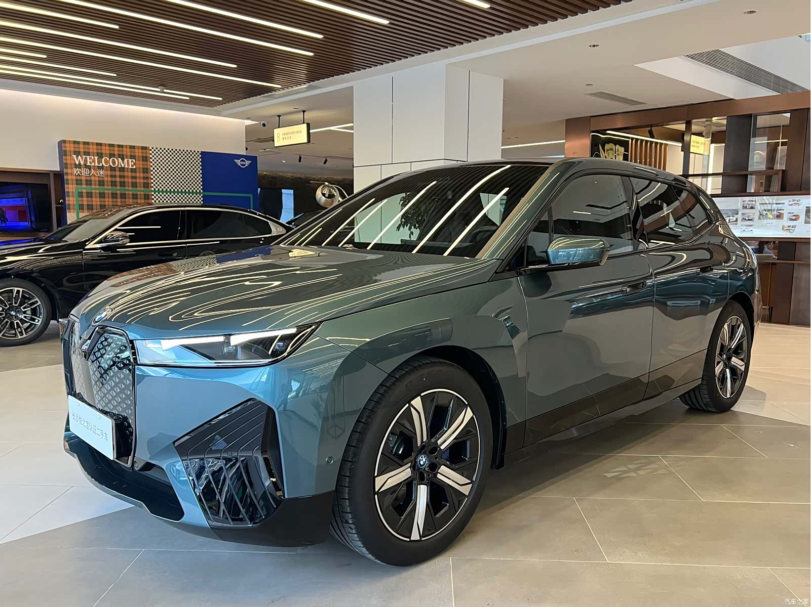 BMW iX, 2025 1