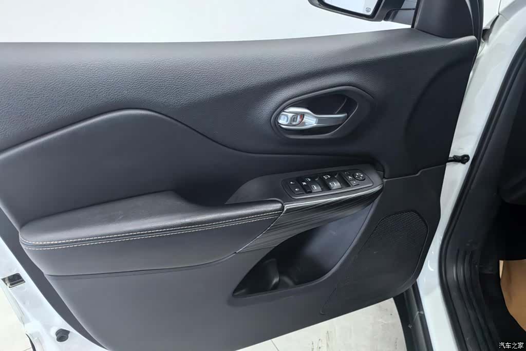 Jeep Cherokee, 2016 7