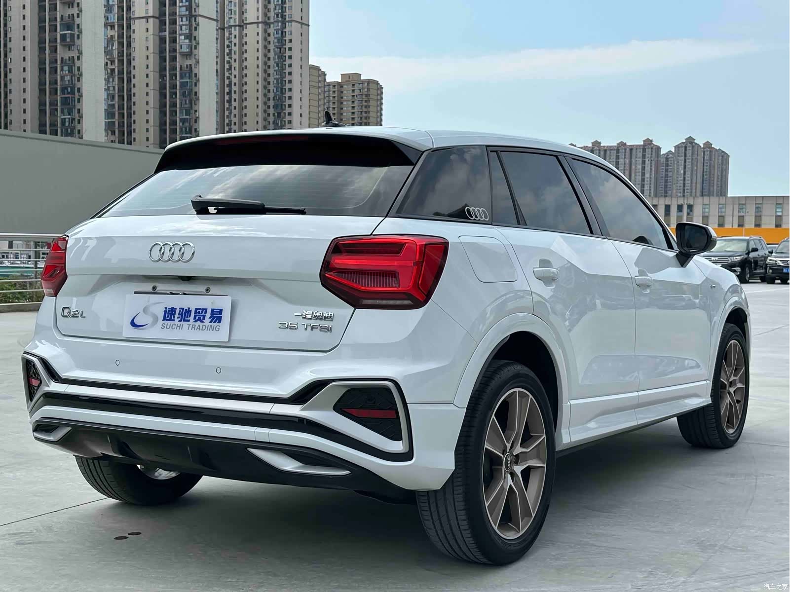 Audi Q2L, 2023 6