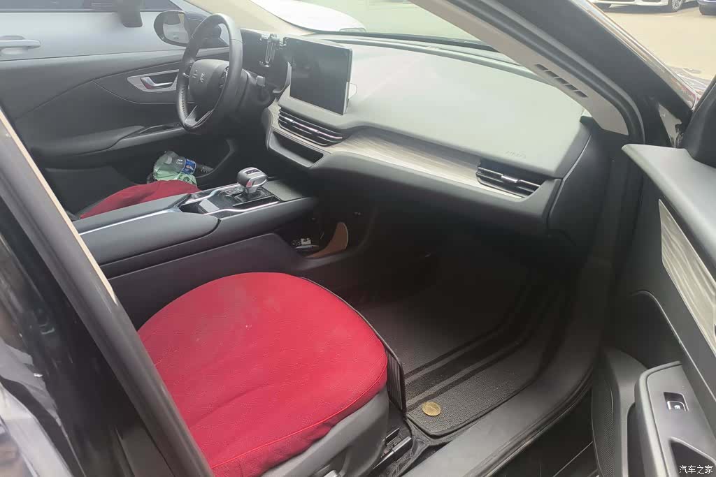 Hongqi QM5, 2024 8