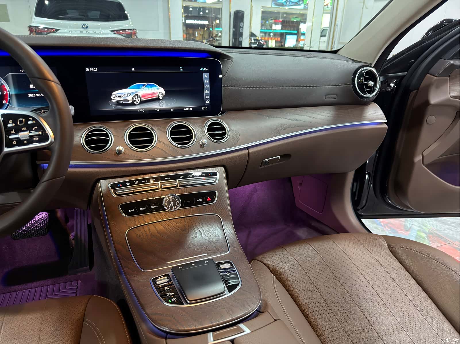 Mercedes-Benz E-Class, 2019 12