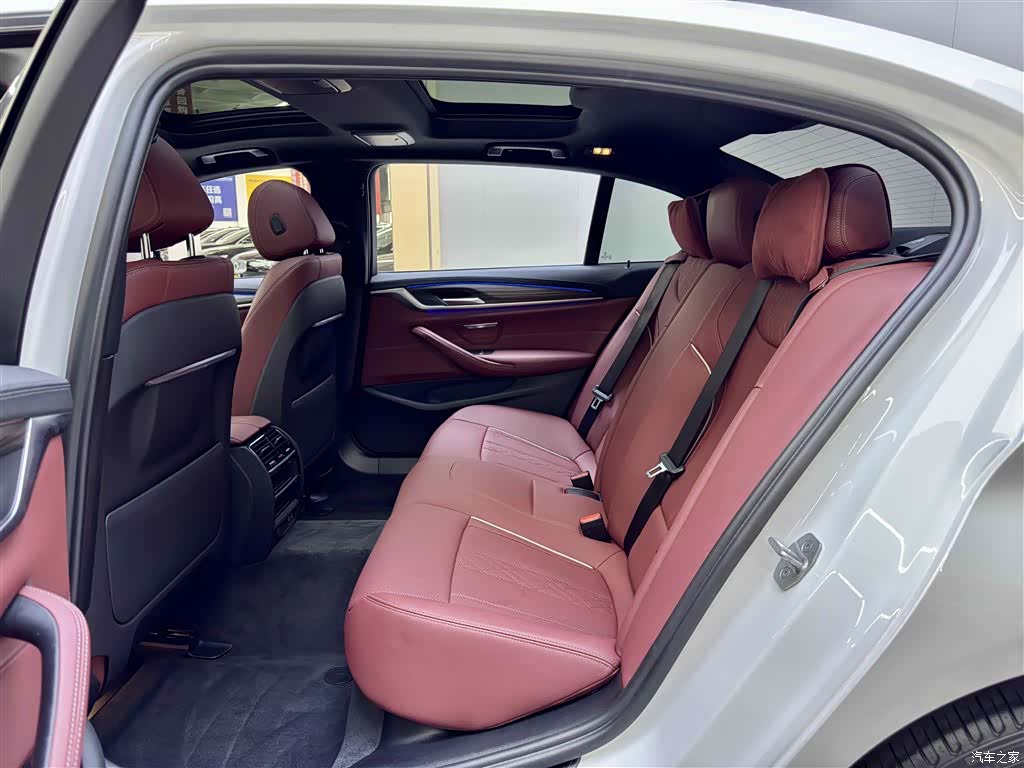 BMW 5 Series, 2022 7