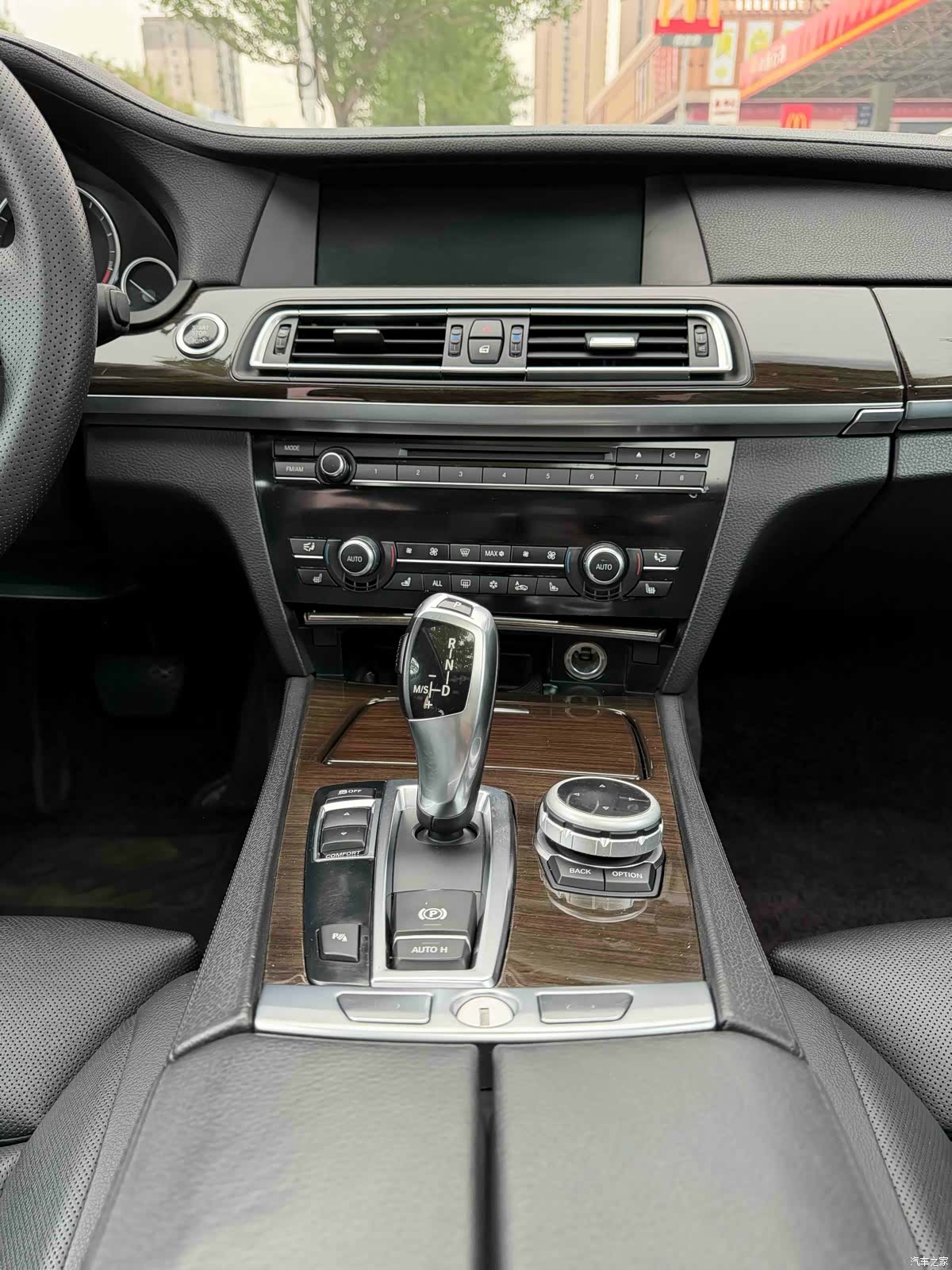 BMW 7 Series, 2010 все фото
