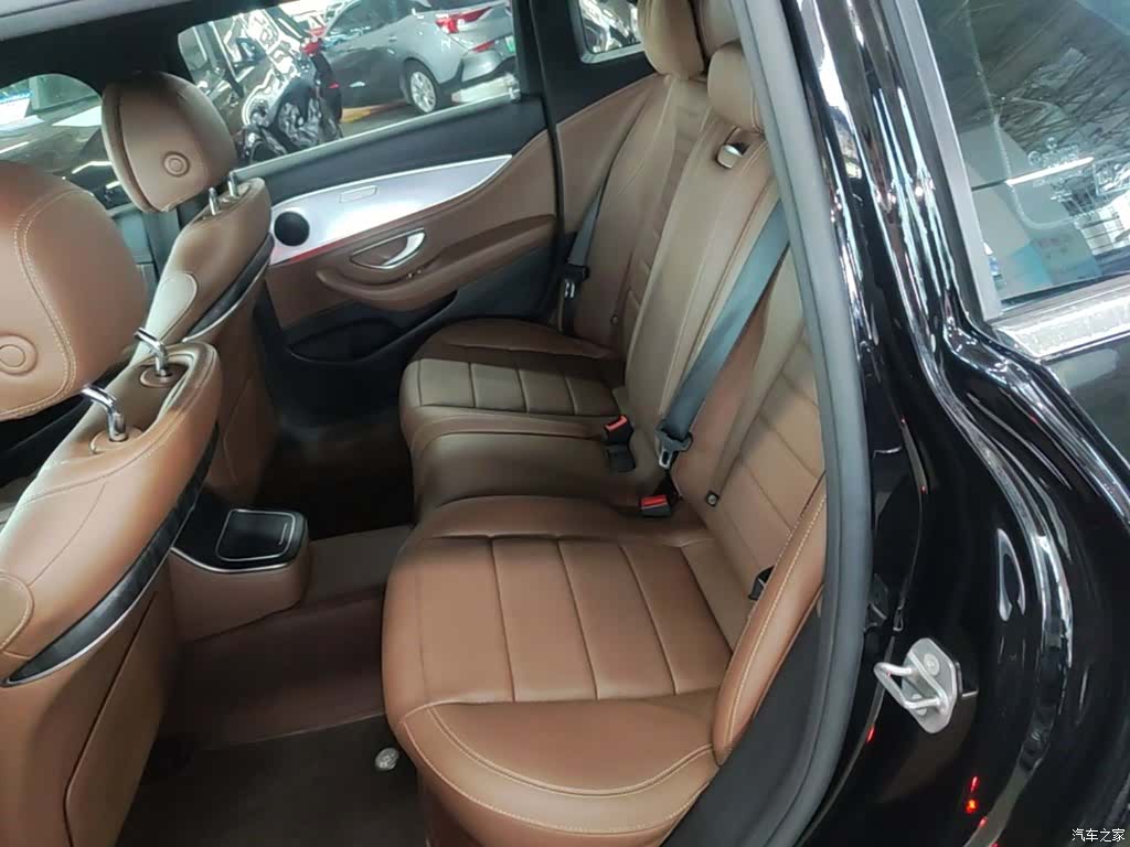 Mercedes-Benz E-Class, 2023 17