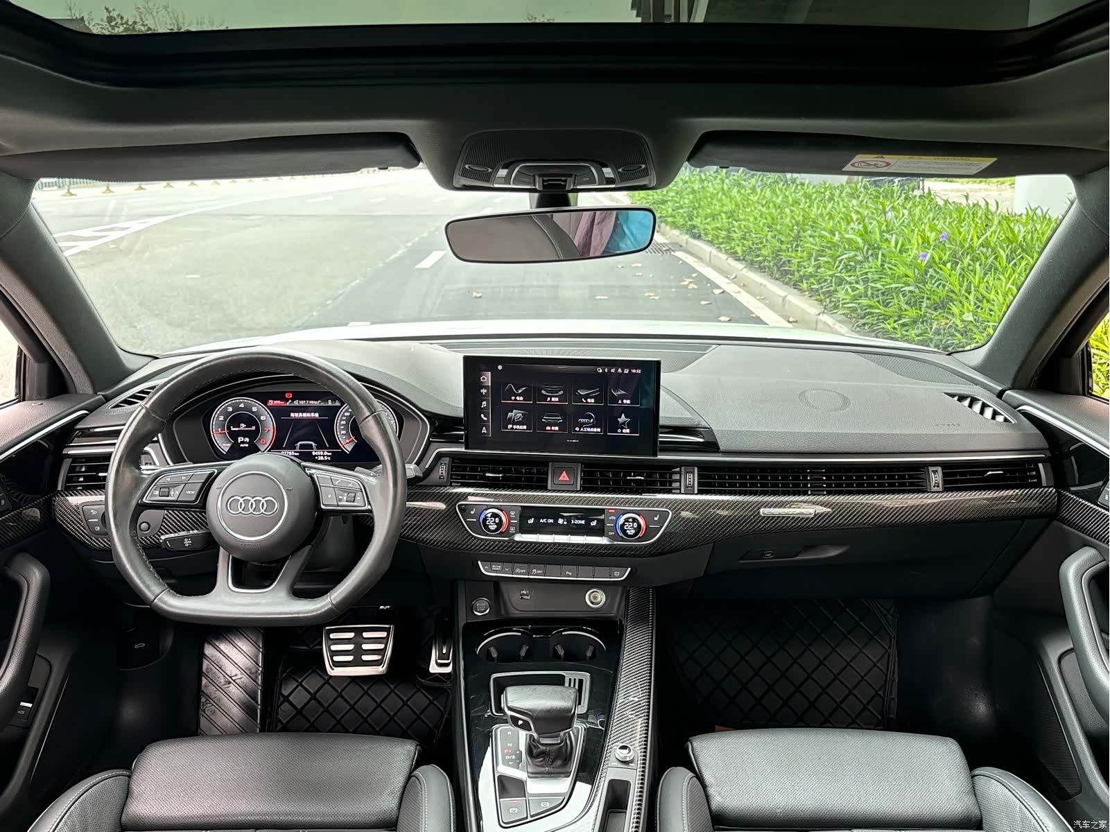 Audi A4L, 2022 все фото
