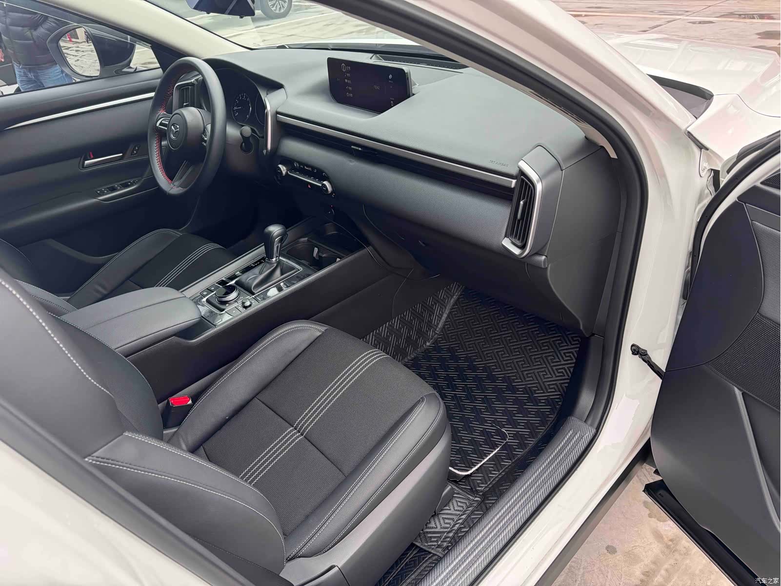 Mazda CX-50, 2023 15