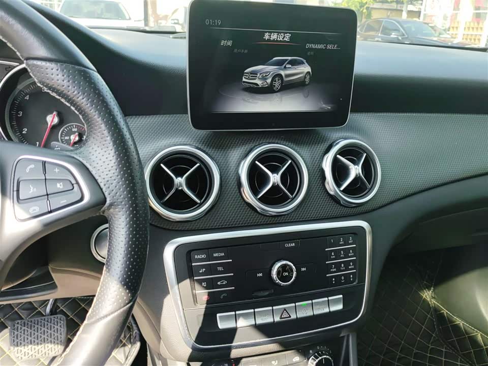 Mercedes-Benz GLA