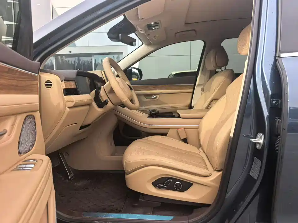 AITO Ask the world M7