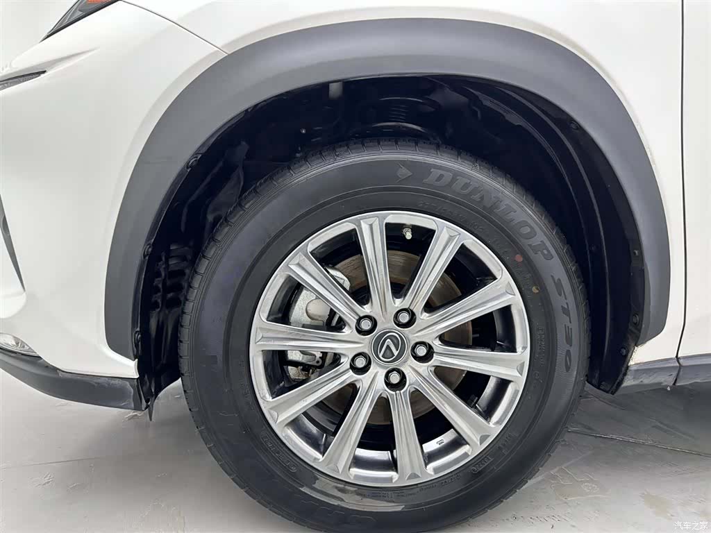 Lexus NX, 2020 31