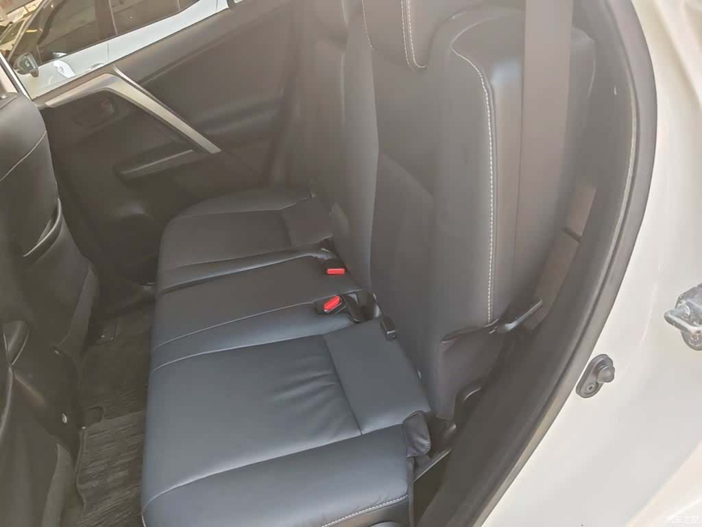 Toyota RAV4, 2016 17
