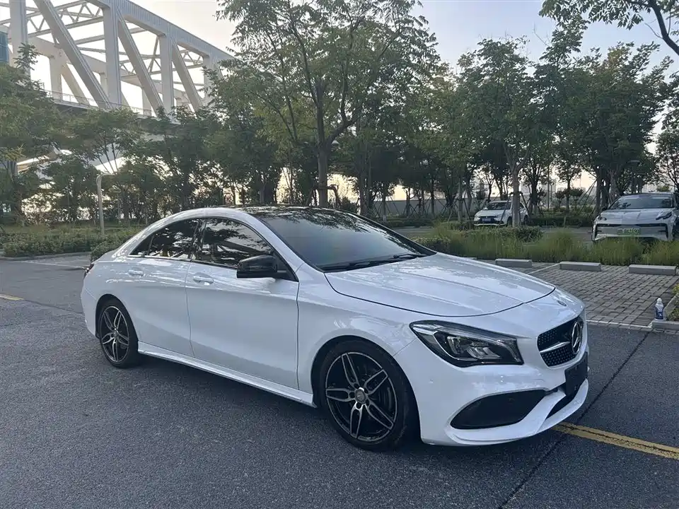 Mercedes-Benz CLA Mercedes-Benz CLA
