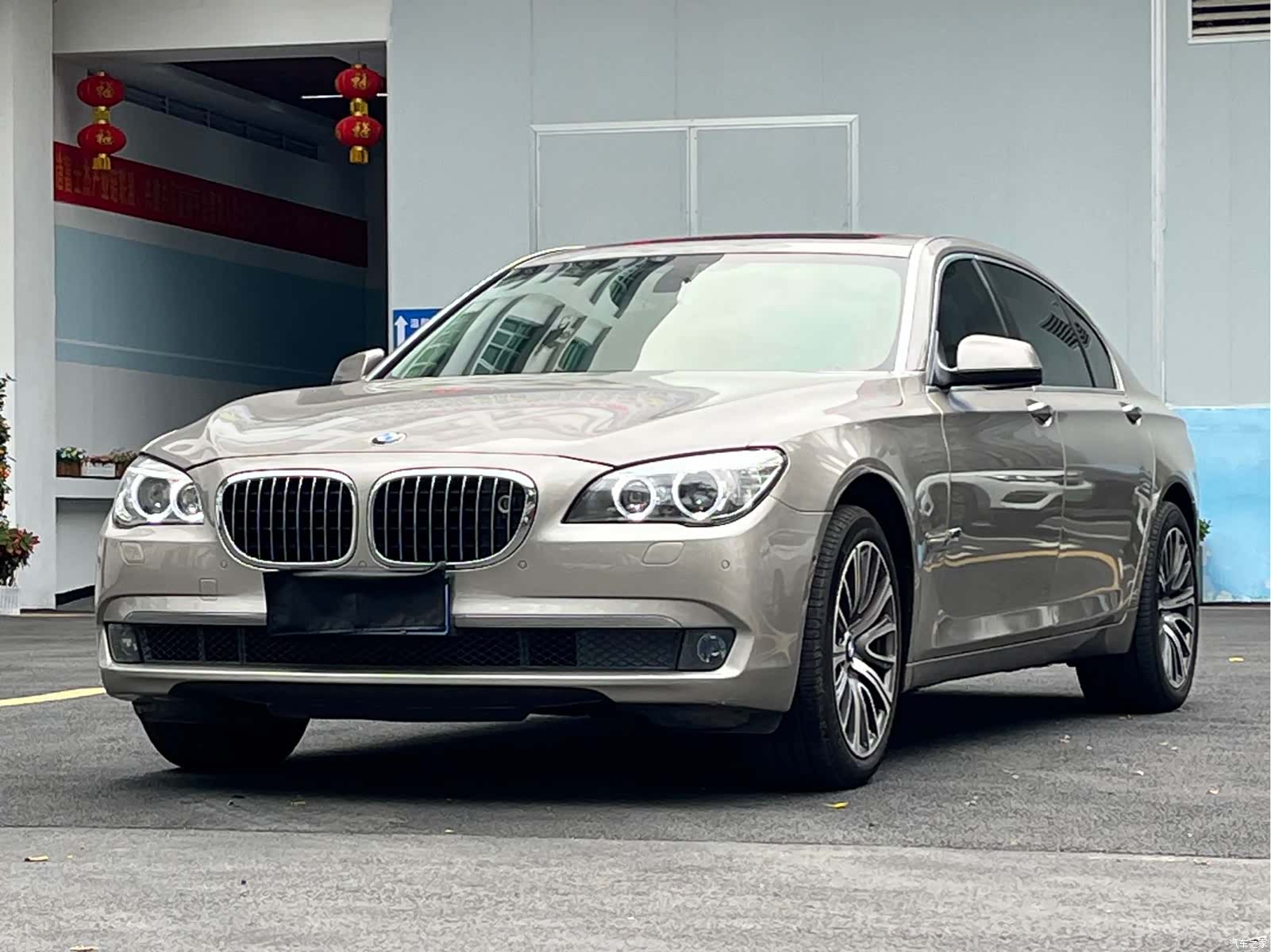 BMW 7 Series, 2011 1