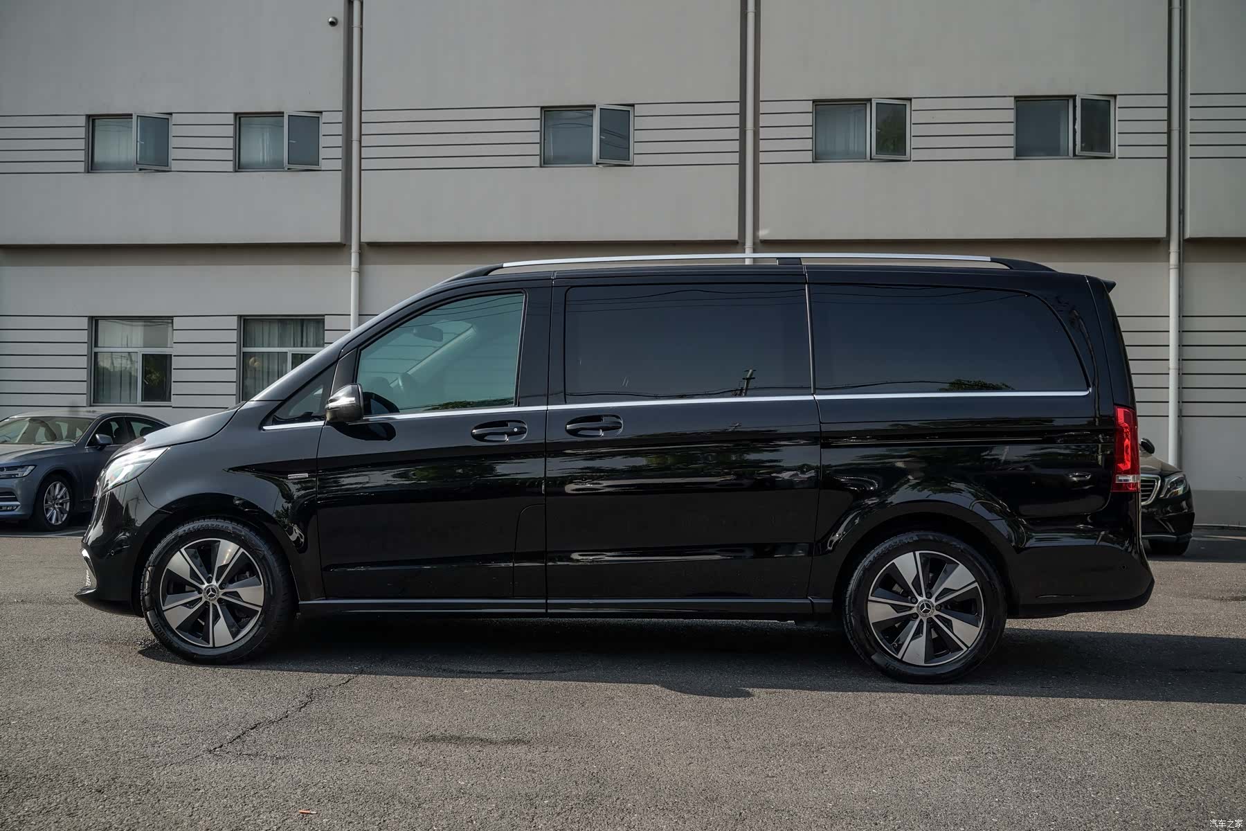 Mercedes-Benz V-Class, 2022 4