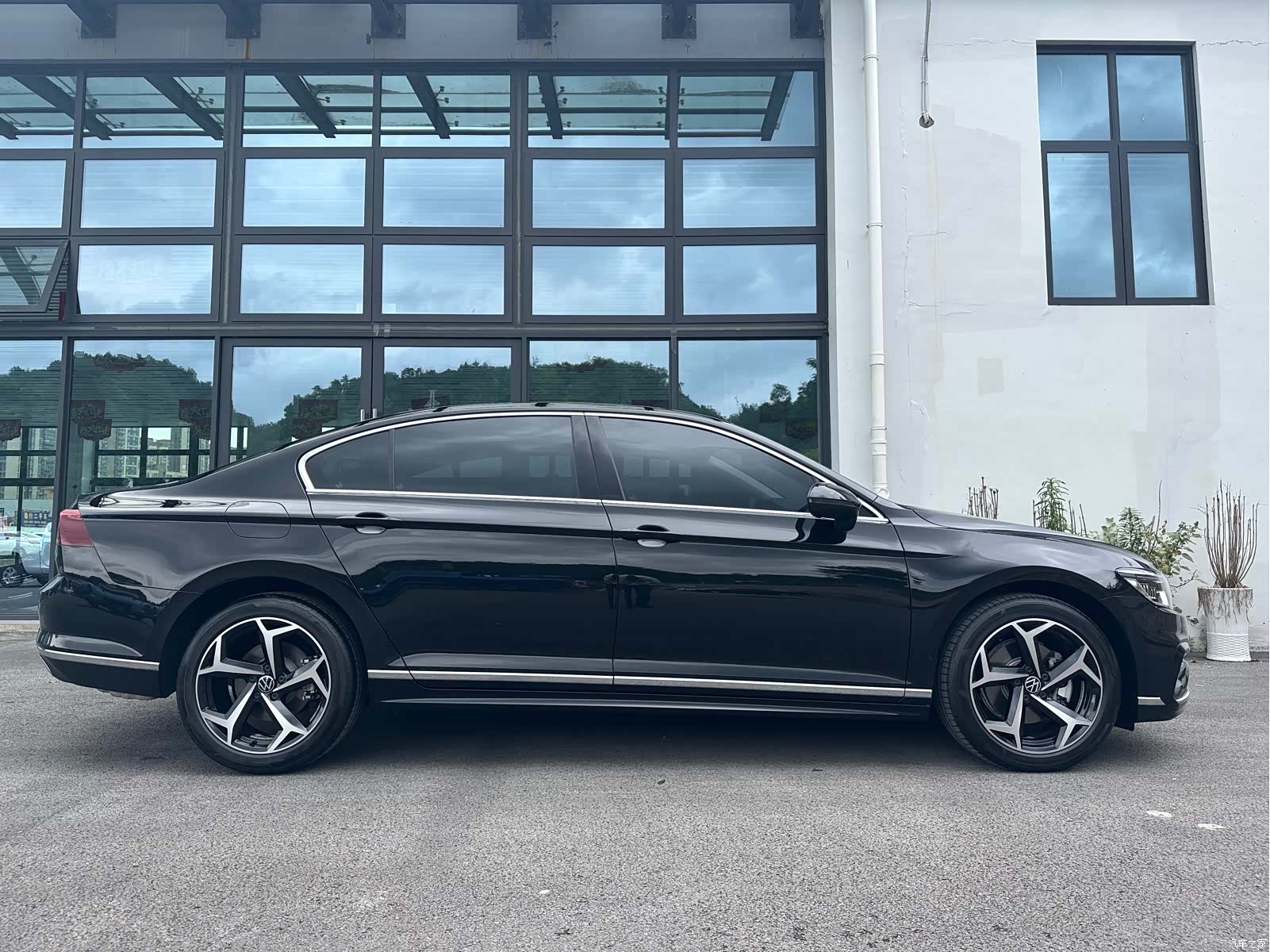 Volkswagen Magotan, 2025 11