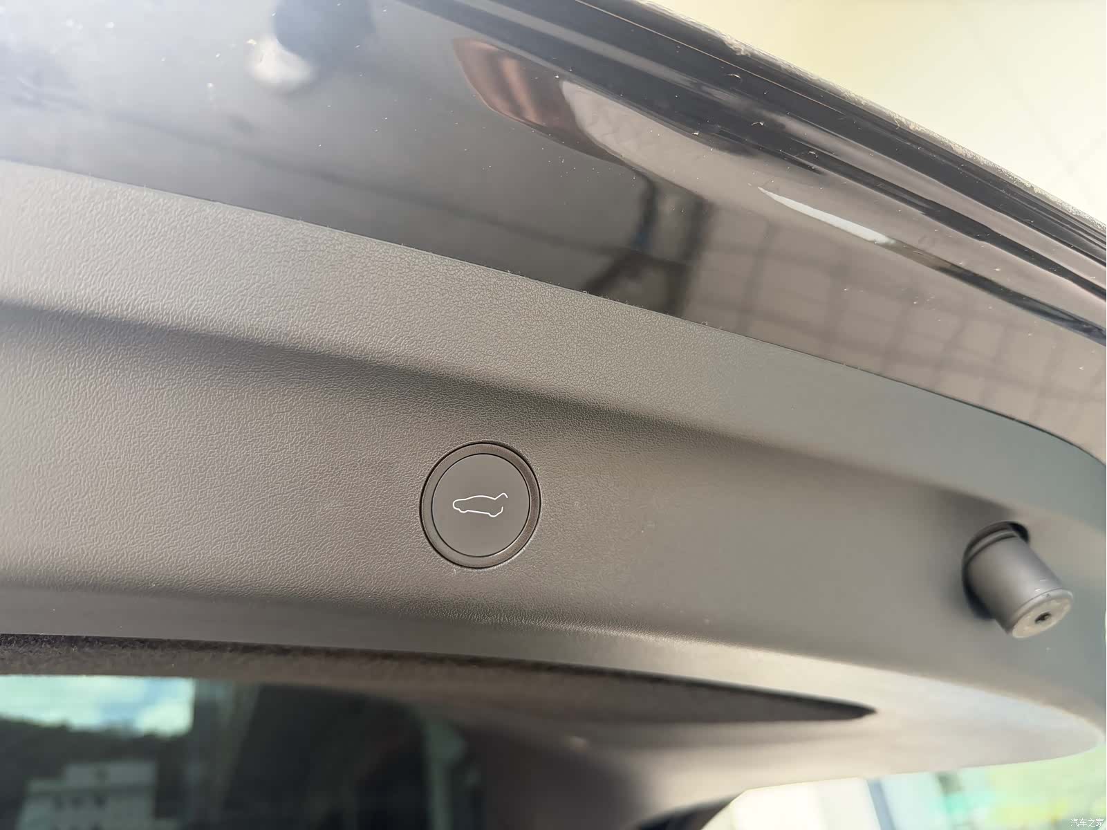 Tesla Model Y, 2022 16
