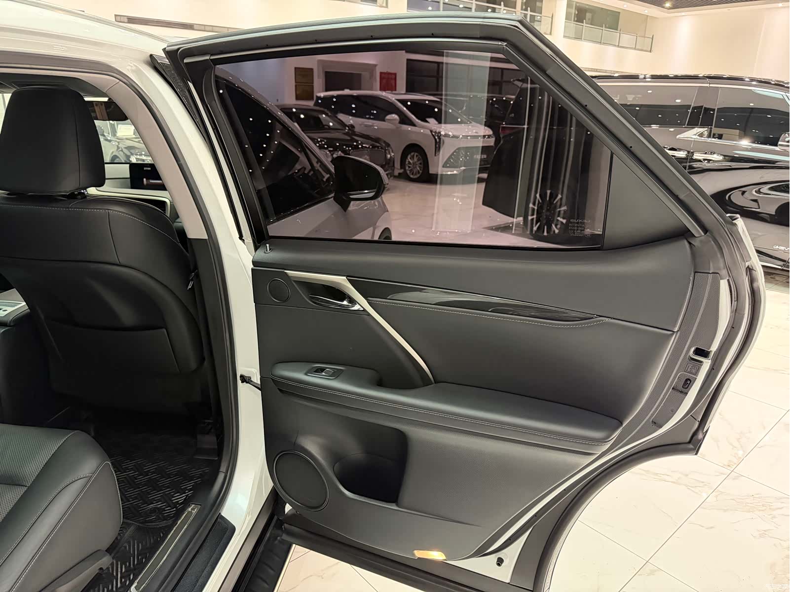 Lexus RX, 2018 13
