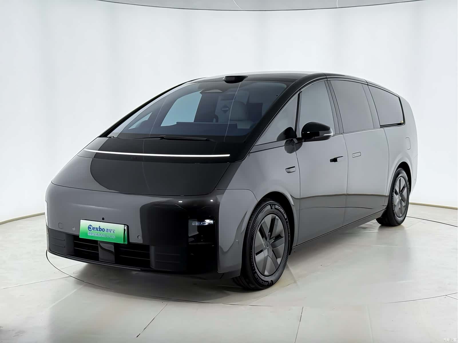 Li Auto MEGA, 2025 14